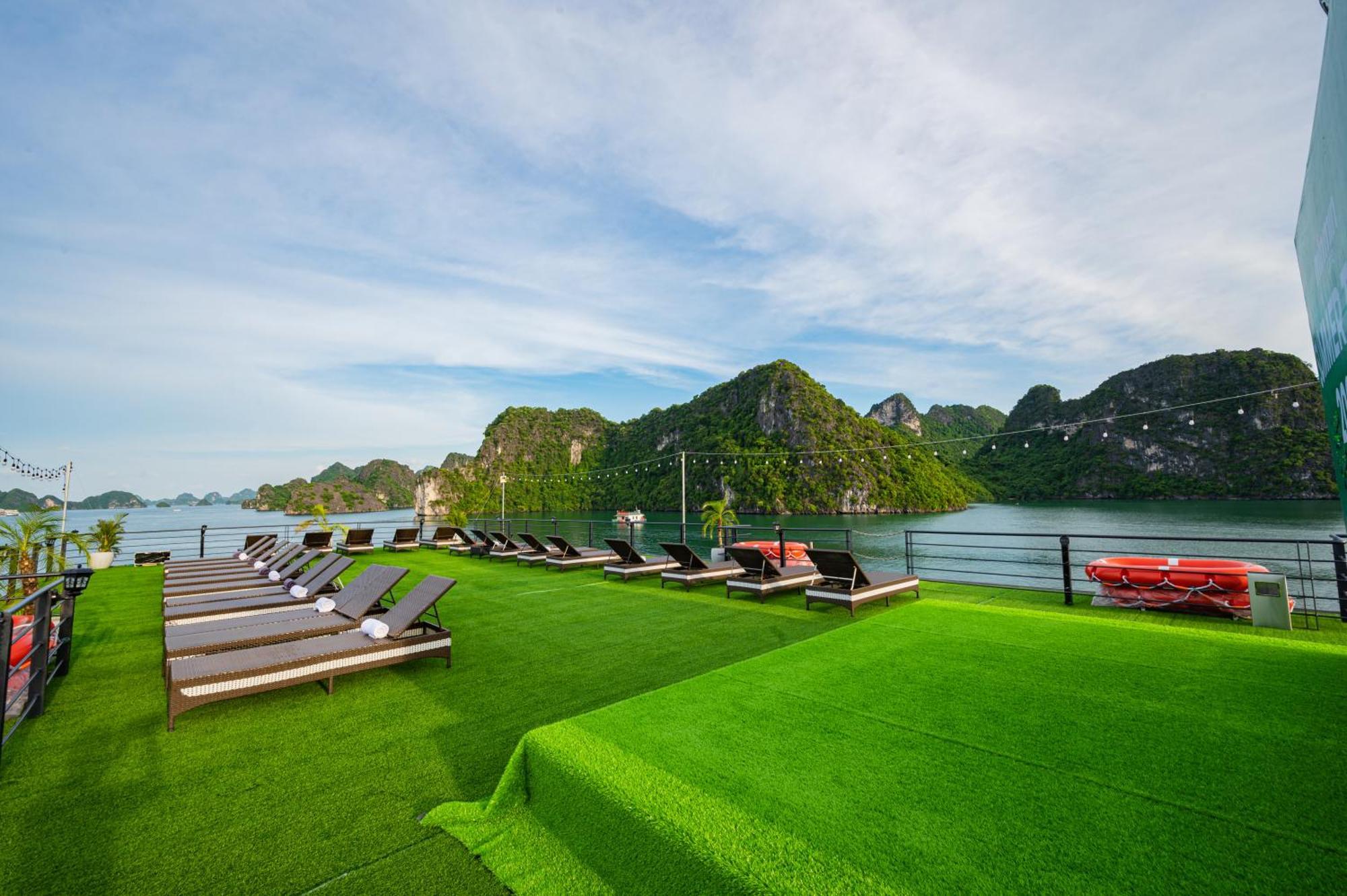 Velar Of The Sea Hotell Ha Long Exteriör bild